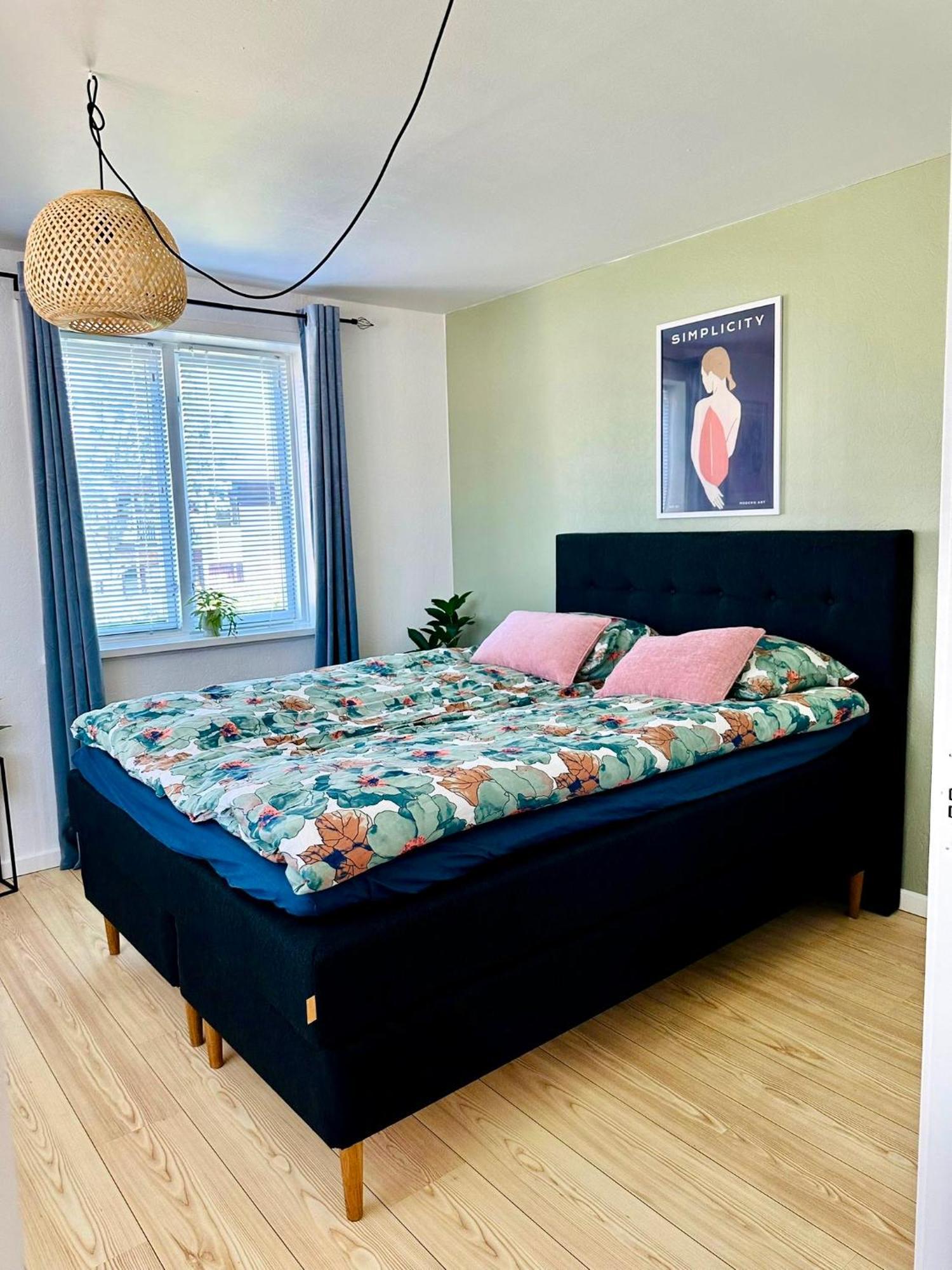 5 Minute Walk To Lego House - 50M2 Cozy Apartment- D Unit Billund Rum bild