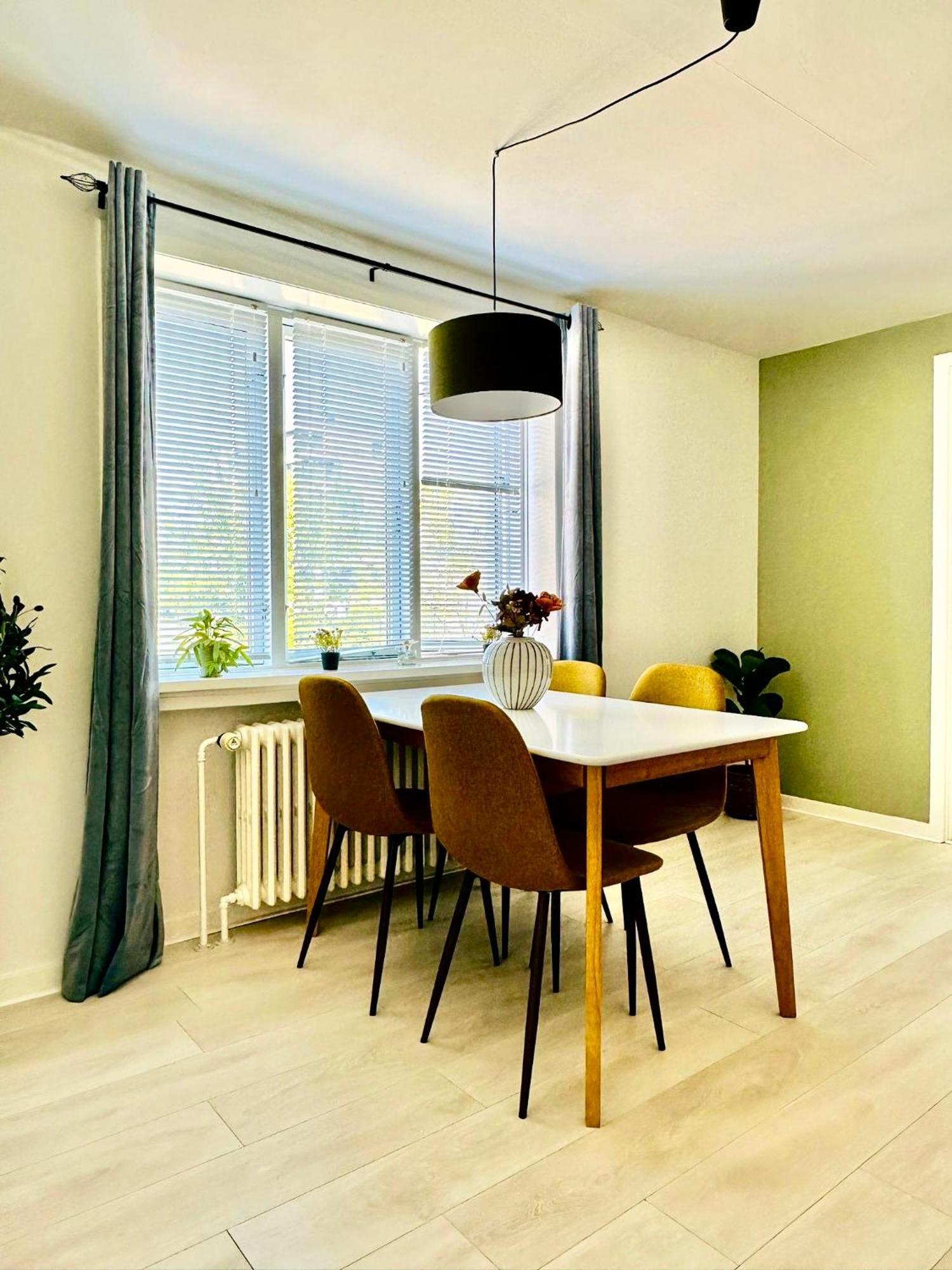 5 Minute Walk To Lego House - 50M2 Cozy Apartment- D Unit Billund Rum bild